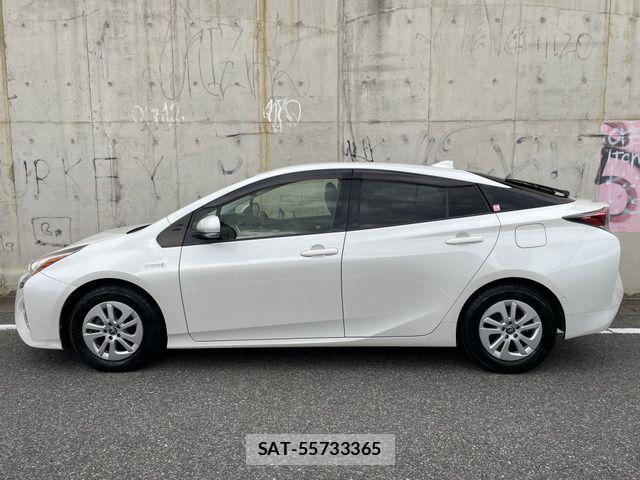 Toyota PRIUS 2016-12 8368163-11