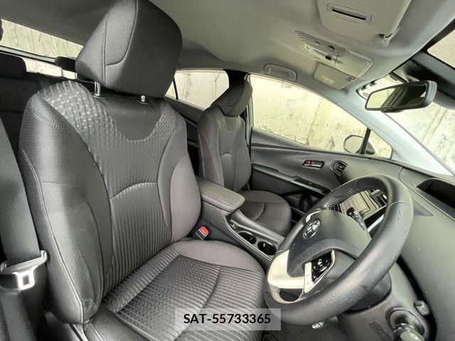 Toyota PRIUS 2016-12 8368163-12