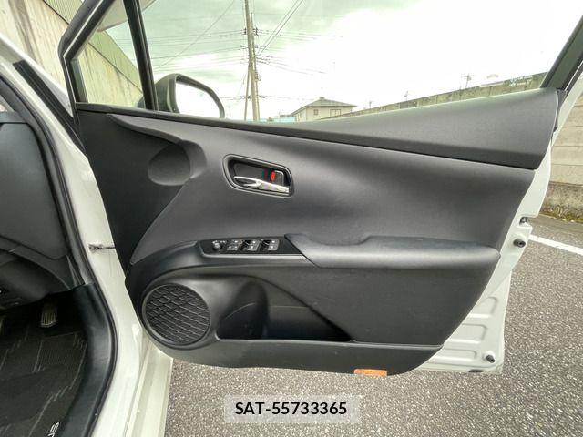 Toyota PRIUS 2016-12 8368163-16