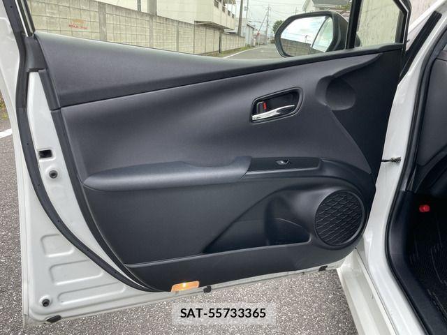 Toyota PRIUS 2016-12 8368163-17
