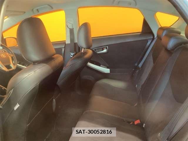 Toyota PRIUS 2014-03 8368179-13