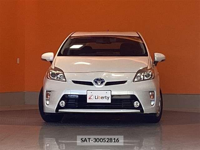 Toyota PRIUS 2014-03 8368179-5