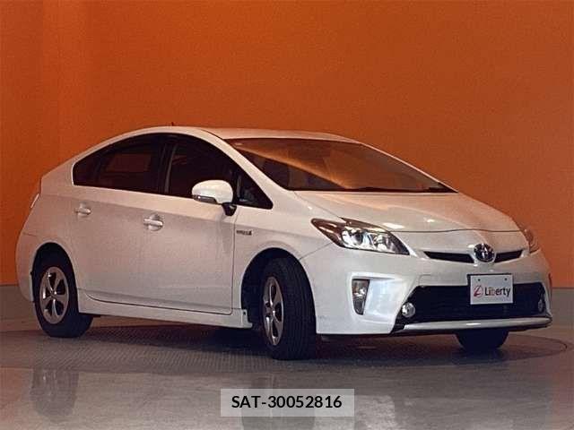 Toyota PRIUS 2014-03 8368179-6