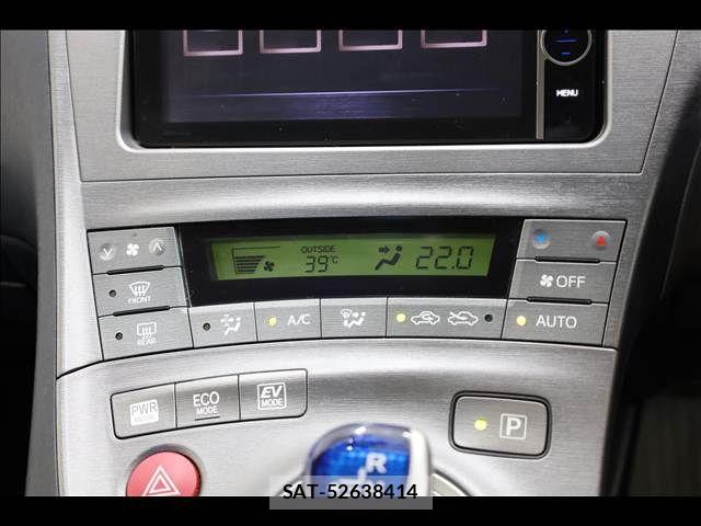 Toyota PRIUS 2013-07 8368171-14