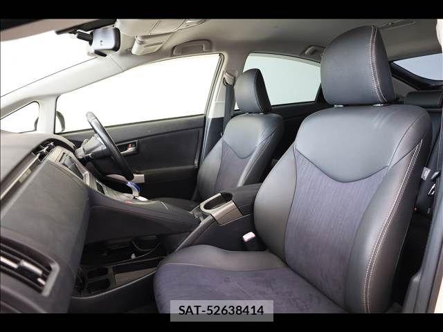 Toyota PRIUS 2013-07 8368171-17