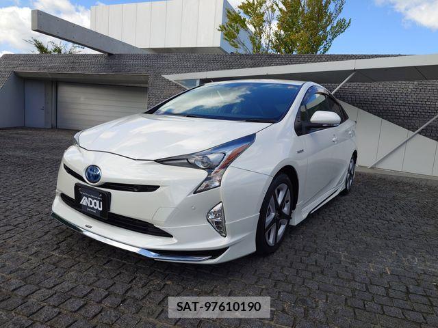 Toyota PRIUS 2017-07 8368144-0