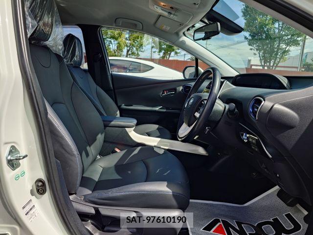 Toyota PRIUS 2017-07 8368144-9