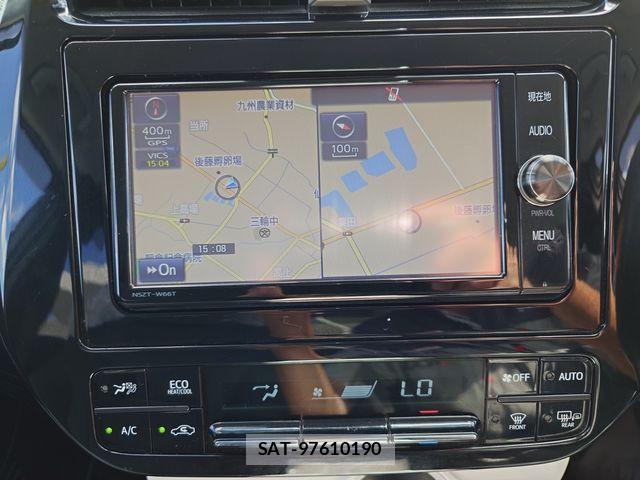 Toyota PRIUS 2017-07 8368144-14