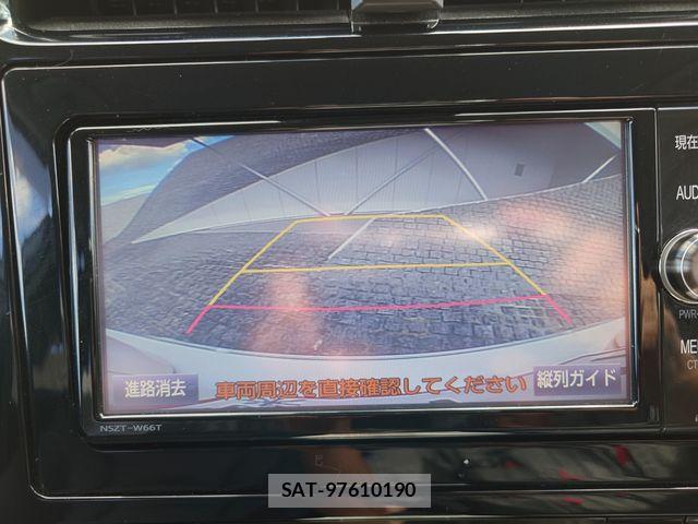 Toyota PRIUS 2017-07 8368144-15