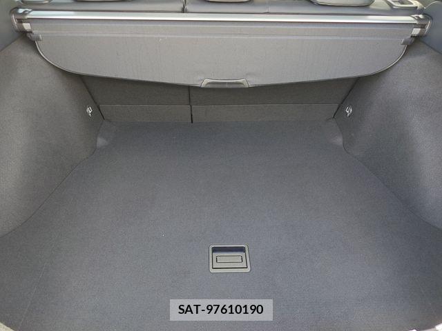 Toyota PRIUS 2017-07 8368144-21