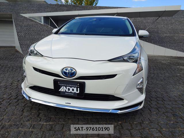 Toyota PRIUS 2017-07 8368144-5