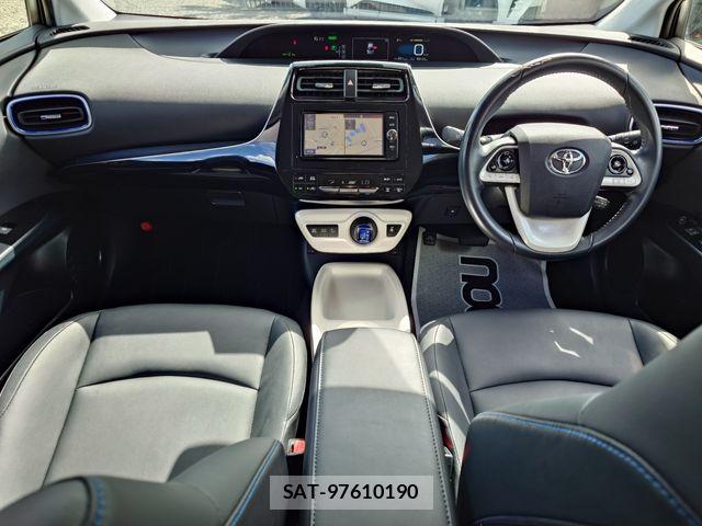 Toyota PRIUS 2017-07 8368144-8