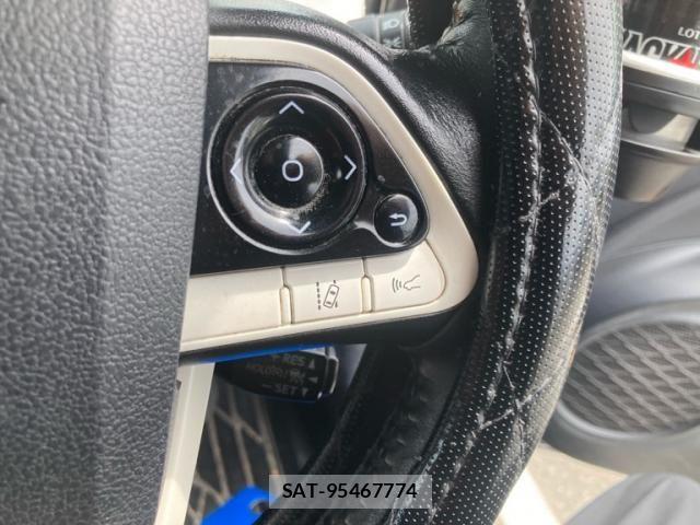Toyota PRIUS 2016-09 8368181-9