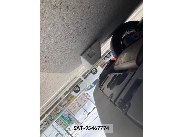 Toyota PRIUS 2016-09 8368181-12