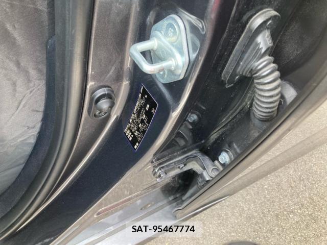 Toyota PRIUS 2016-09 8368181-13