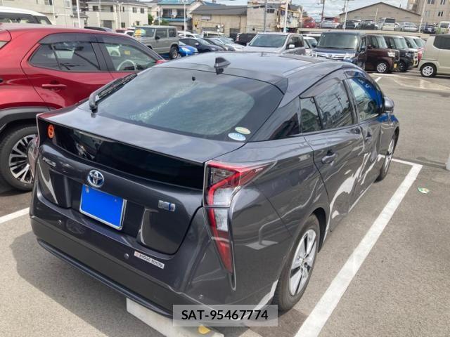 Toyota PRIUS 2016-09 8368181-3