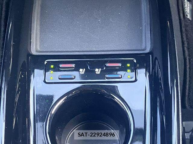 Toyota PRIUS 2019-08 8368149-9