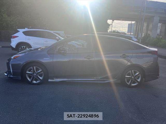 Toyota PRIUS 2019-08 8368149-28