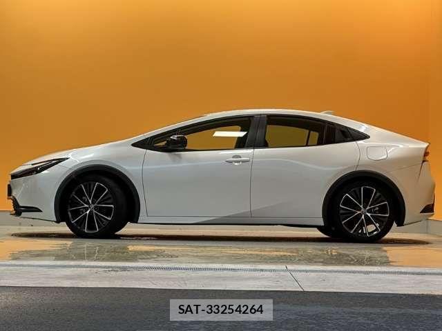 Toyota PRIUS 2023-02 8368137-13