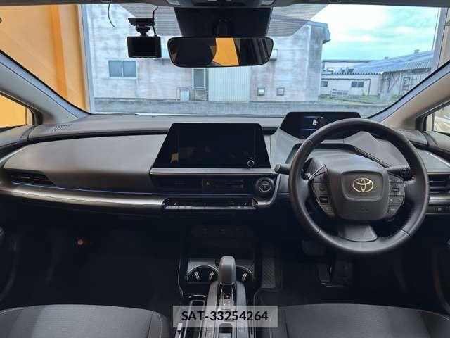 Toyota PRIUS 2023-02 8368137-1