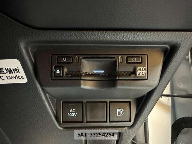 Toyota PRIUS 2023-02 8368137-4