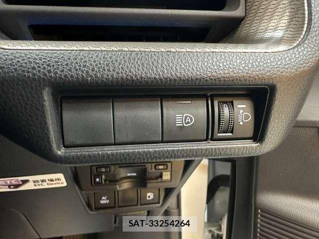 Toyota PRIUS 2023-02 8368137-7