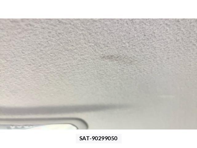 Toyota PRIUS 2010-06 8368189-12