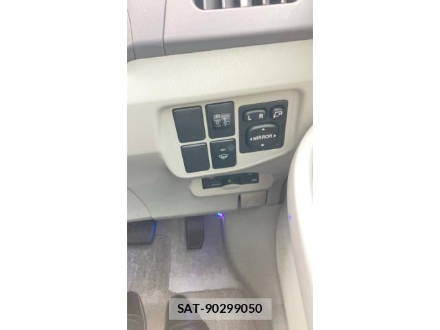 Toyota PRIUS 2010-06 8368189-14