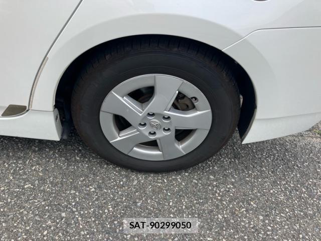 Toyota PRIUS 2010-06 8368189-2