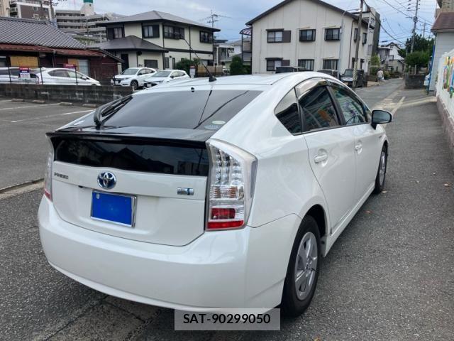 Toyota PRIUS 2010-06 8368189-4