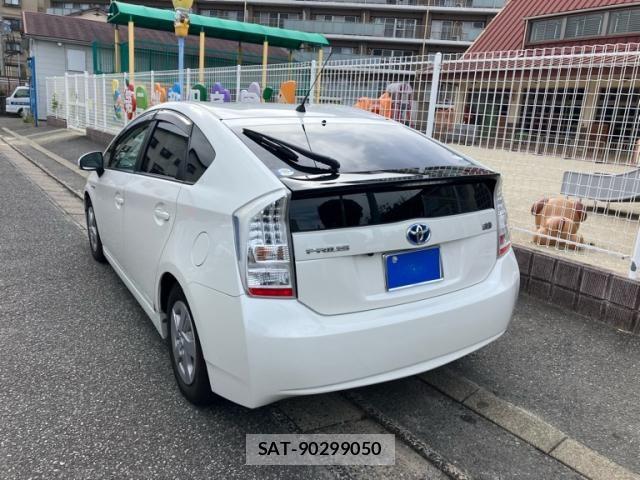 Toyota PRIUS 2010-06 8368189-5