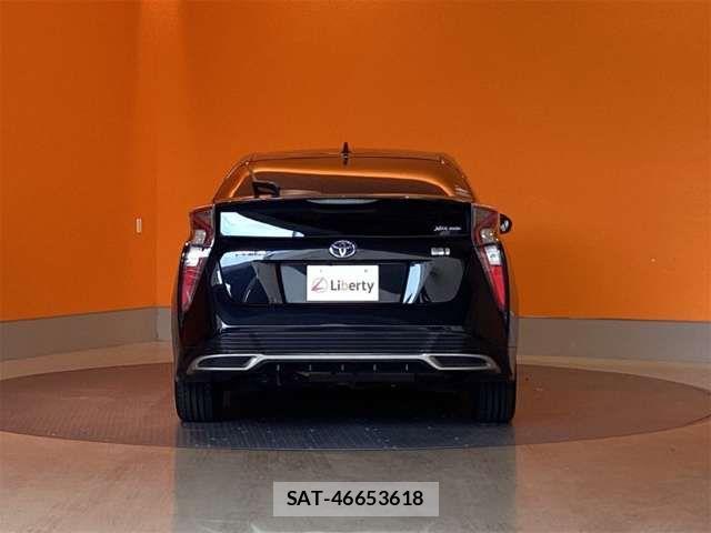 Toyota PRIUS 2018-02 8368162-11