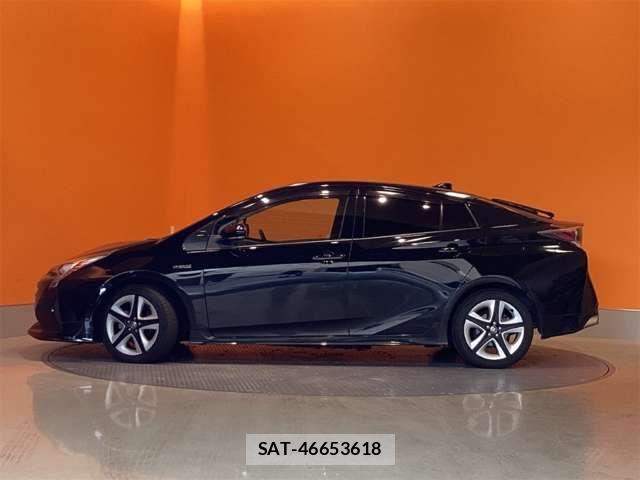 Toyota PRIUS 2018-02 8368162-13
