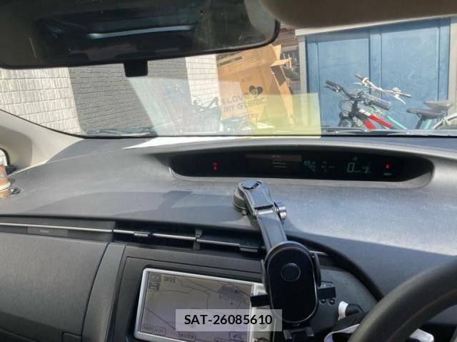Toyota PRIUS 2010-08 8368193-18