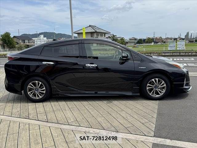 Toyota PRIUS 2018-03 8368166-10