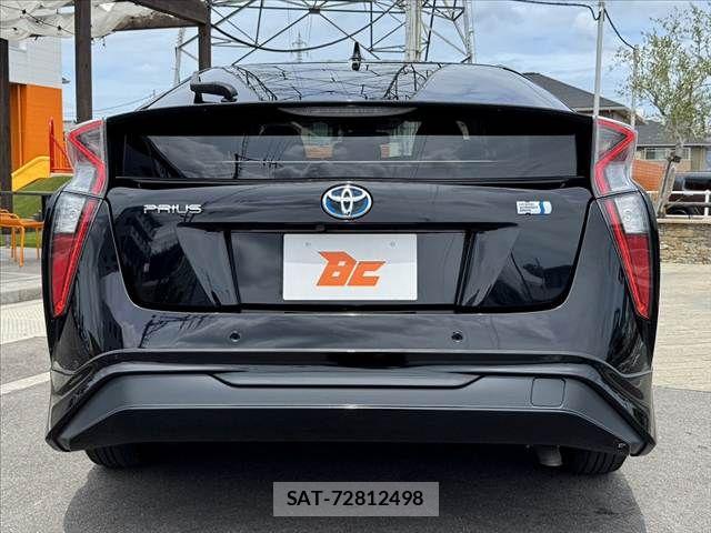 Toyota PRIUS 2018-03 8368166-13