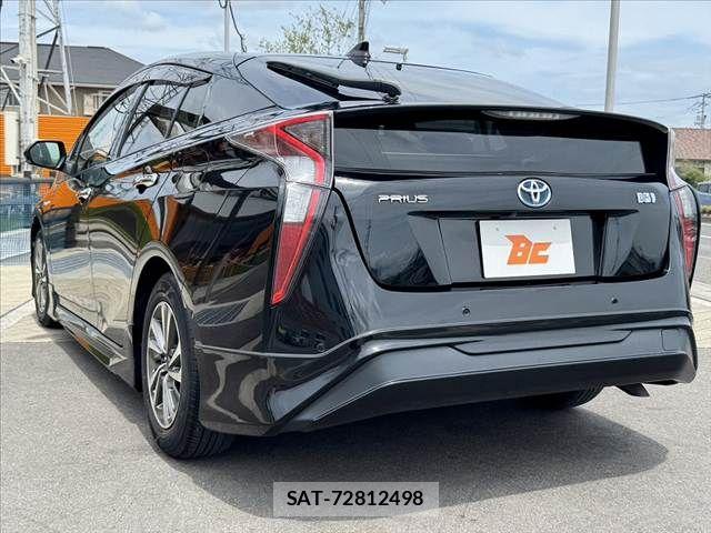 Toyota PRIUS 2018-03 8368166-14