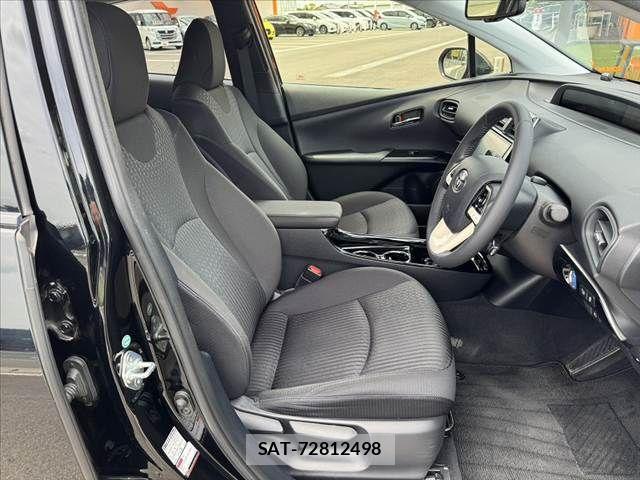 Toyota PRIUS 2018-03 8368166-15