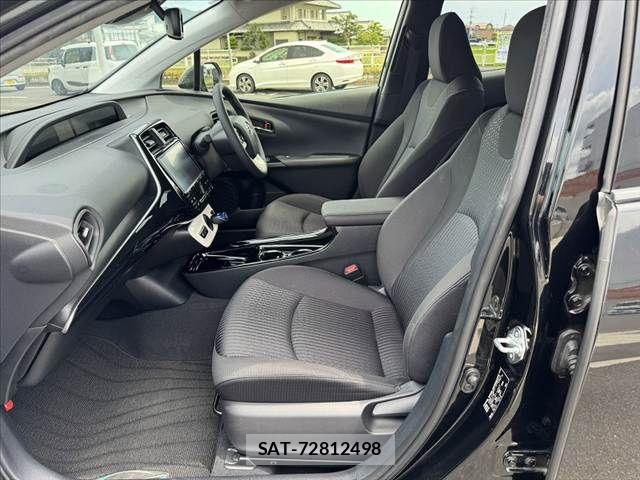 Toyota PRIUS 2018-03 8368166-16