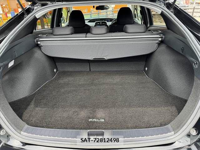 Toyota PRIUS 2018-03 8368166-19