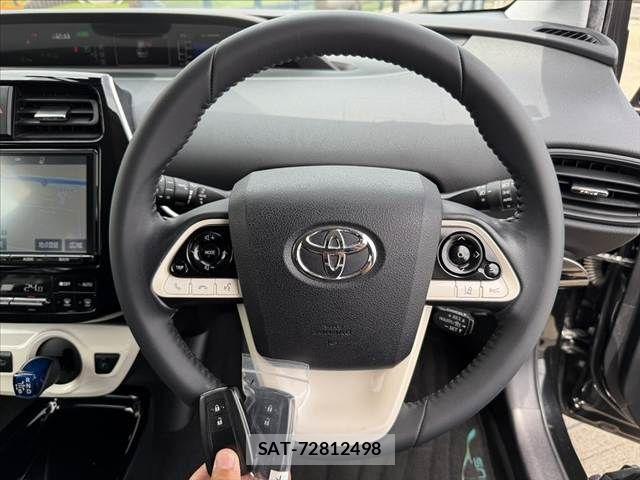 Toyota PRIUS 2018-03 8368166-22