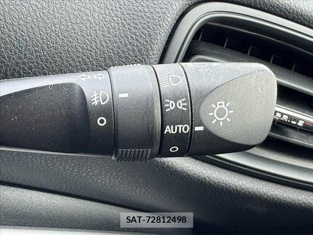 Toyota PRIUS 2018-03 8368166-24