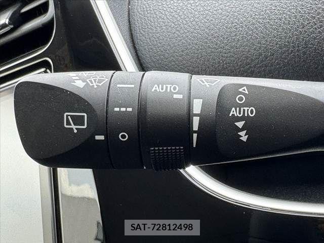 Toyota PRIUS 2018-03 8368166-25