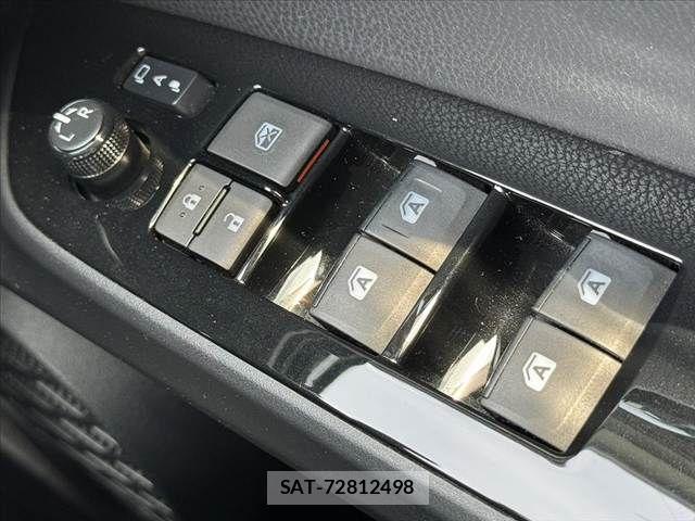 Toyota PRIUS 2018-03 8368166-28