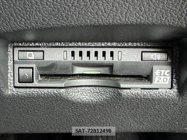 Toyota PRIUS 2018-03 8368166-5