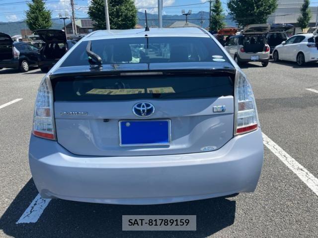 Toyota PRIUS 2009-10 8368206-3