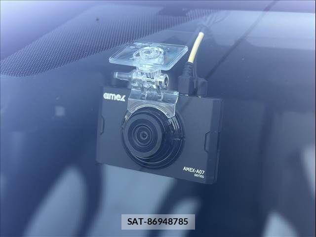 Toyota PRIUS 2019-01 8368143-17