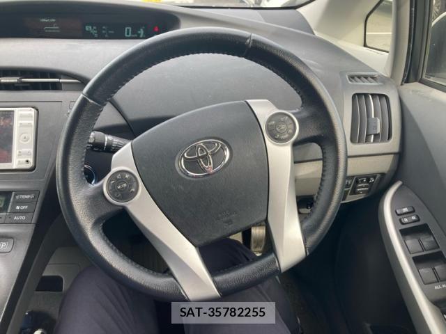 Toyota PRIUS 2009-08 8368198-12