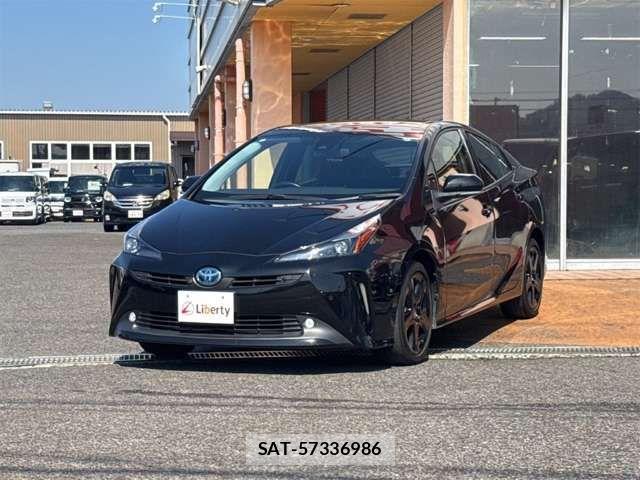 Toyota PRIUS 2021-10 8368142-10