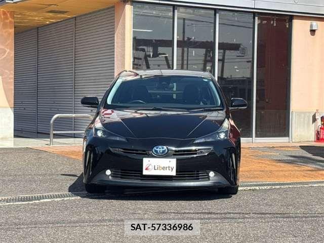 Toyota PRIUS 2021-10 8368142-11